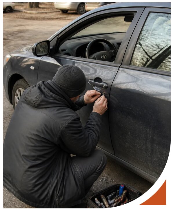 Профессиональное вскрытие автомобиля Тойота без повреждений в Ревде